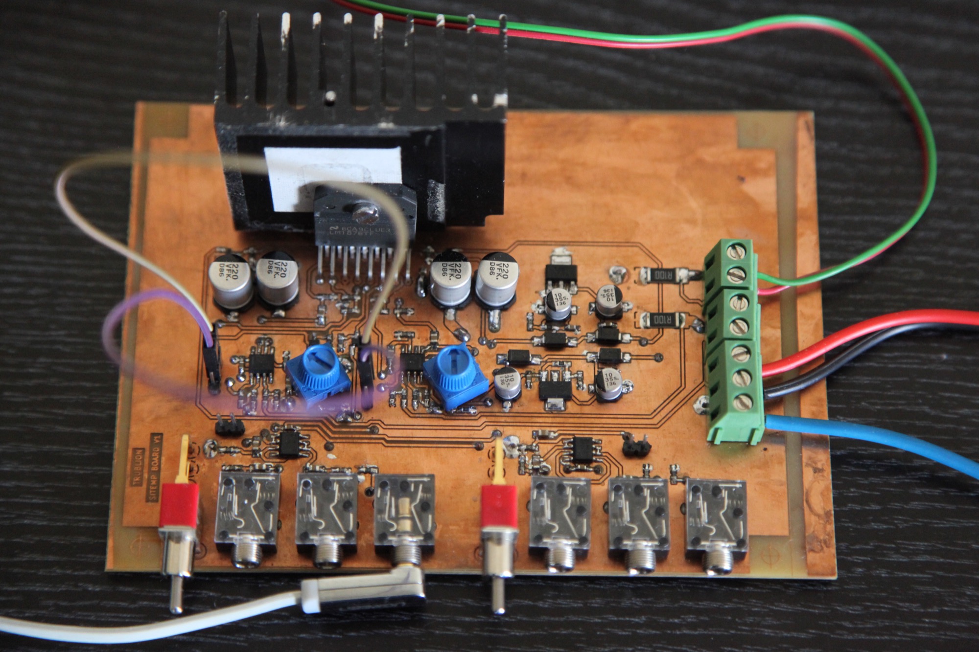 The current-output amplifier used in this project